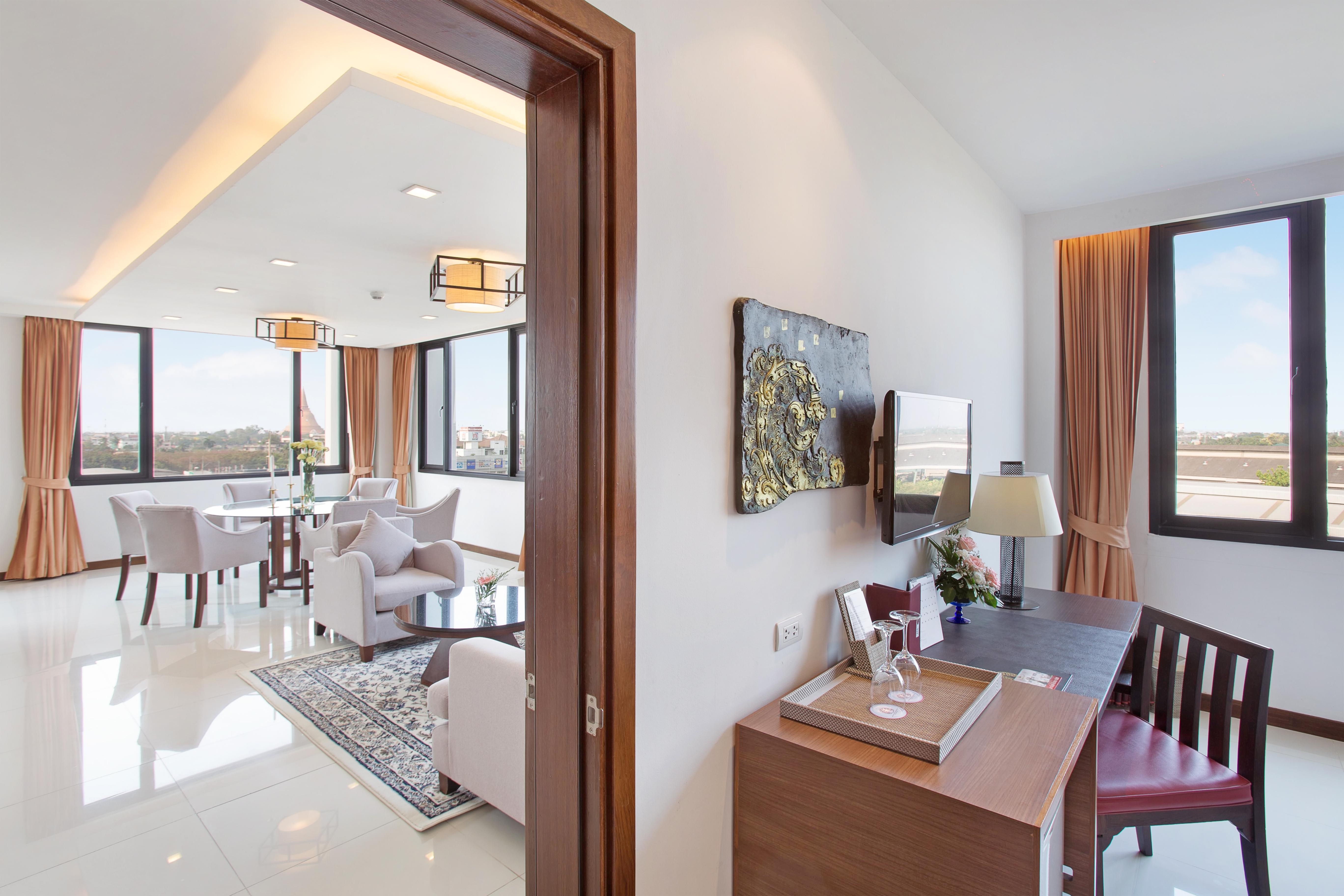 Mida Grande Hotel Dhavaravati Nakhon Pathom - Sha Plus Eksteriør billede